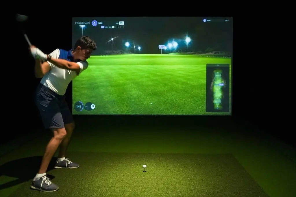 Lanzarote Golf con una innovadora Sala Indoor “Golf Hub”.