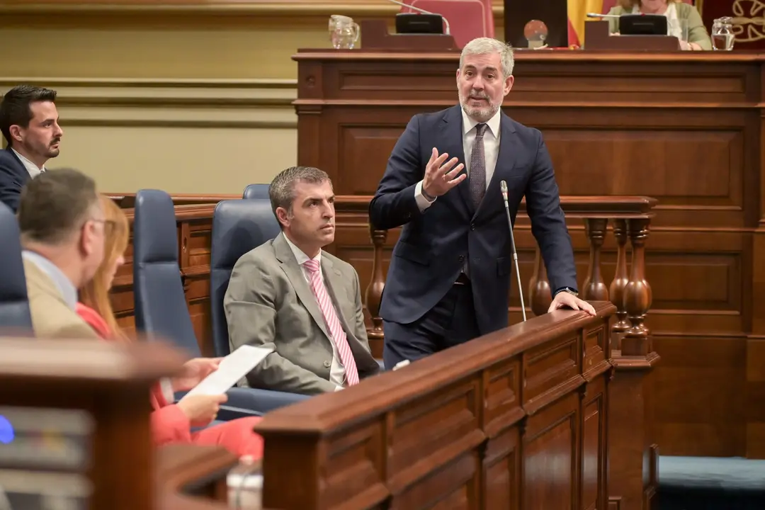 Fernando Clavijo en el Parlamento.