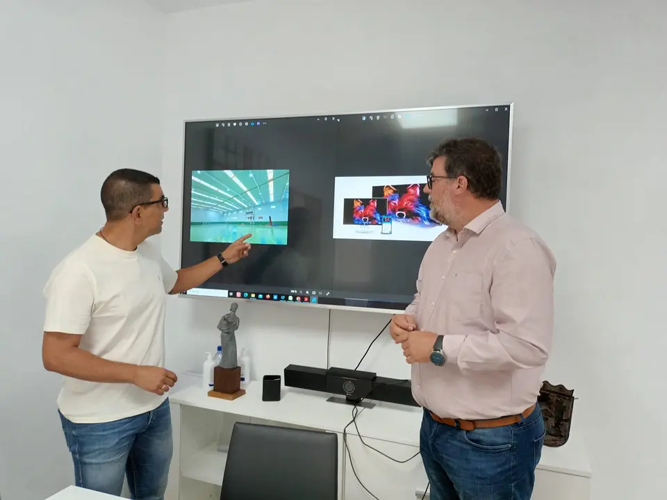 Instalación pantalla led San Bartolomé.