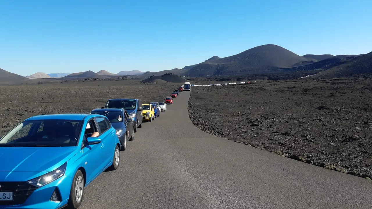 Cola en Timanfaya.