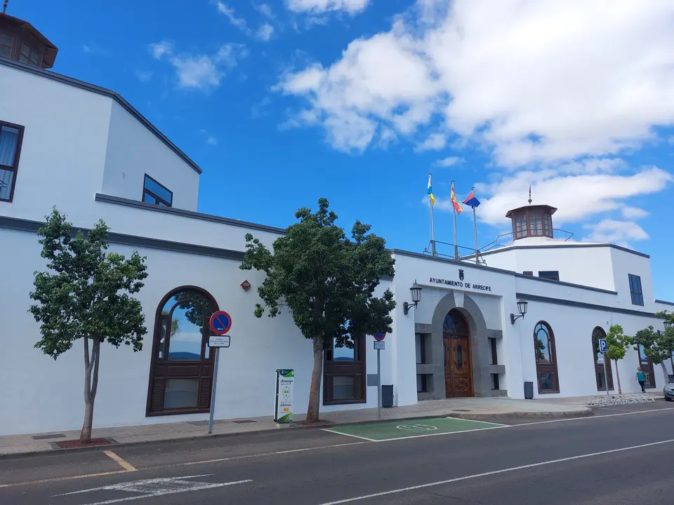 Edificio central del Ayuntamiento de Arrecife.