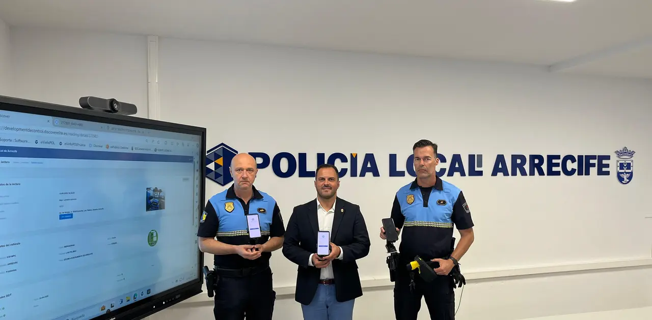 DiscoverElite tiene capacidad para generar o configurar varios tipos de alertas automáticas. En la pantalla se visualiza los datos que aportan estos dispositivos que portan que cada coche policial.