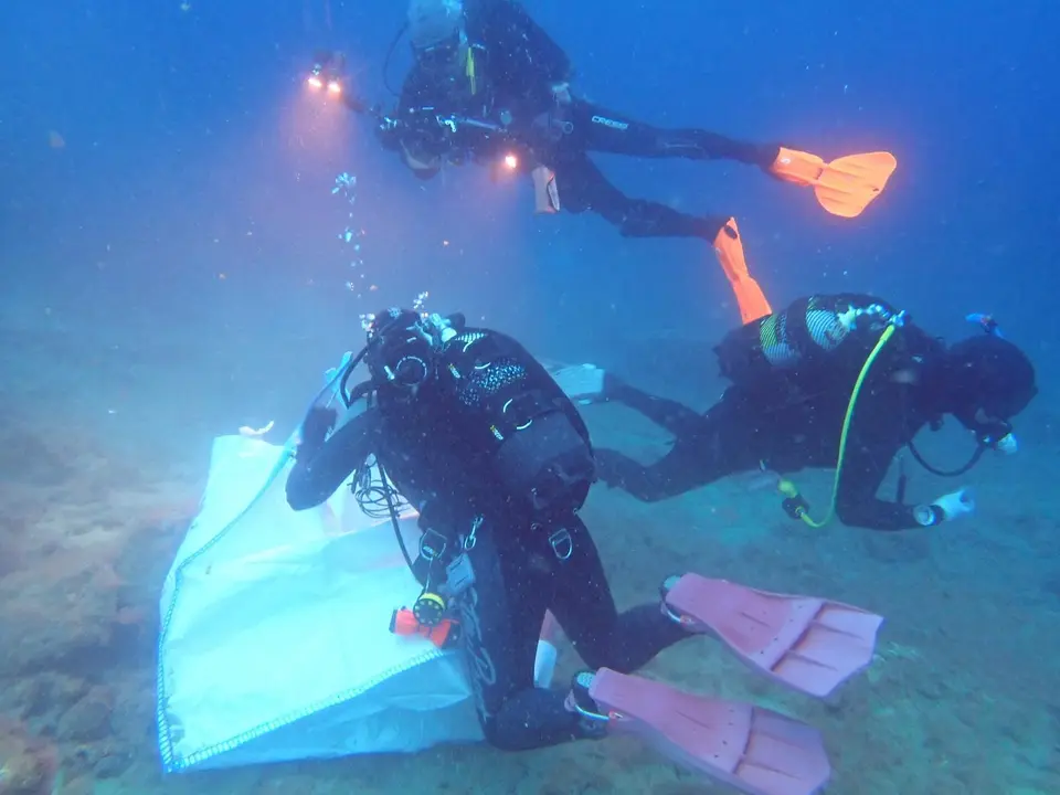 Limpieza de los fondos marinos de Arrecife.