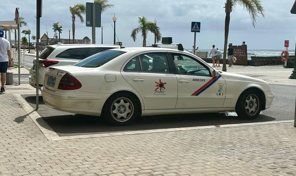 Taxi.