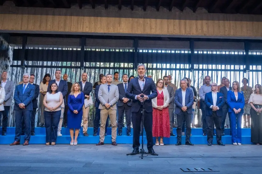 Frente canario para la distribución de menores migrantes