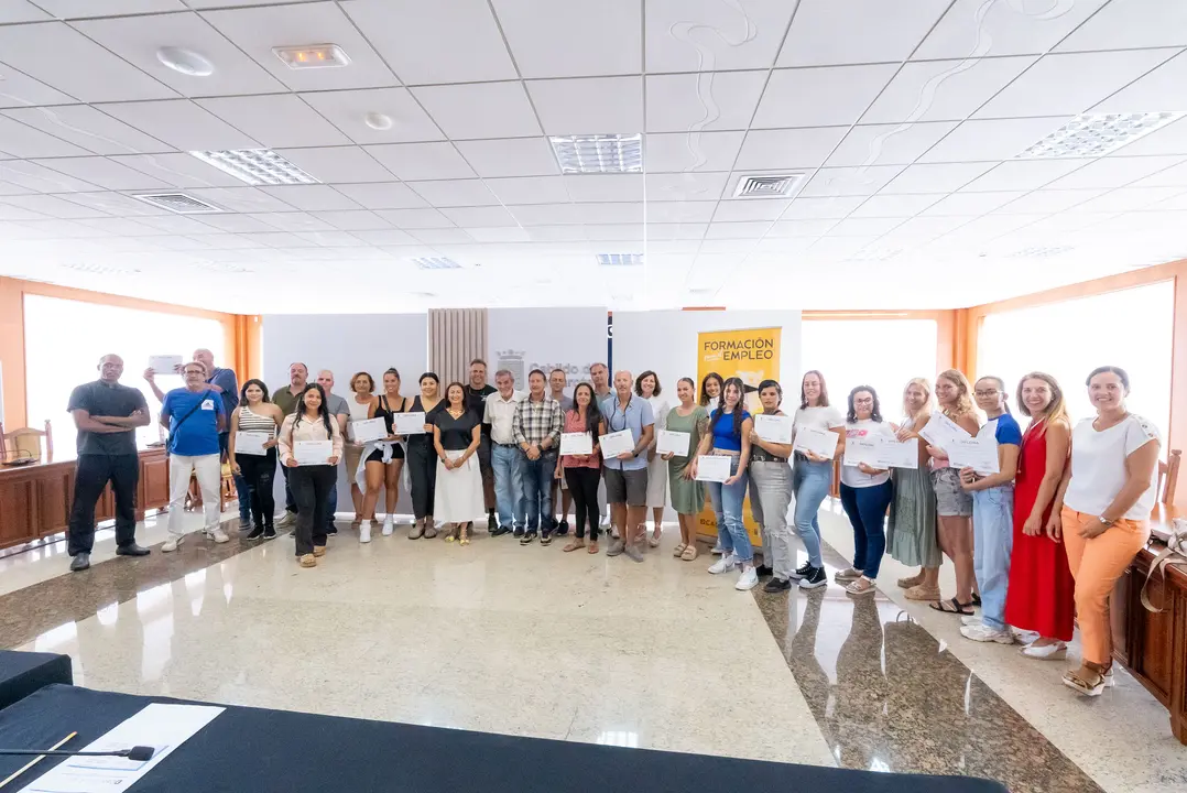 Entrega Diplomas Plan de Formación para el Empleo.