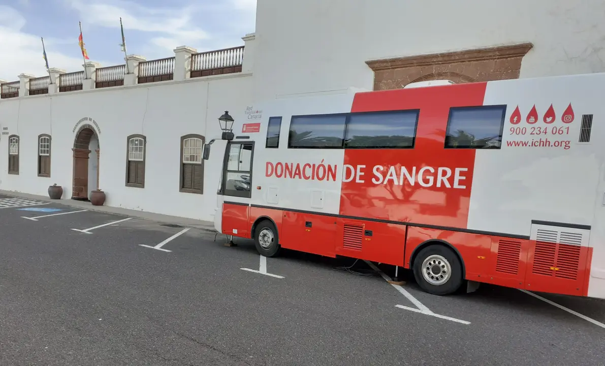 Unidad móvil del ICHH en Teguise.