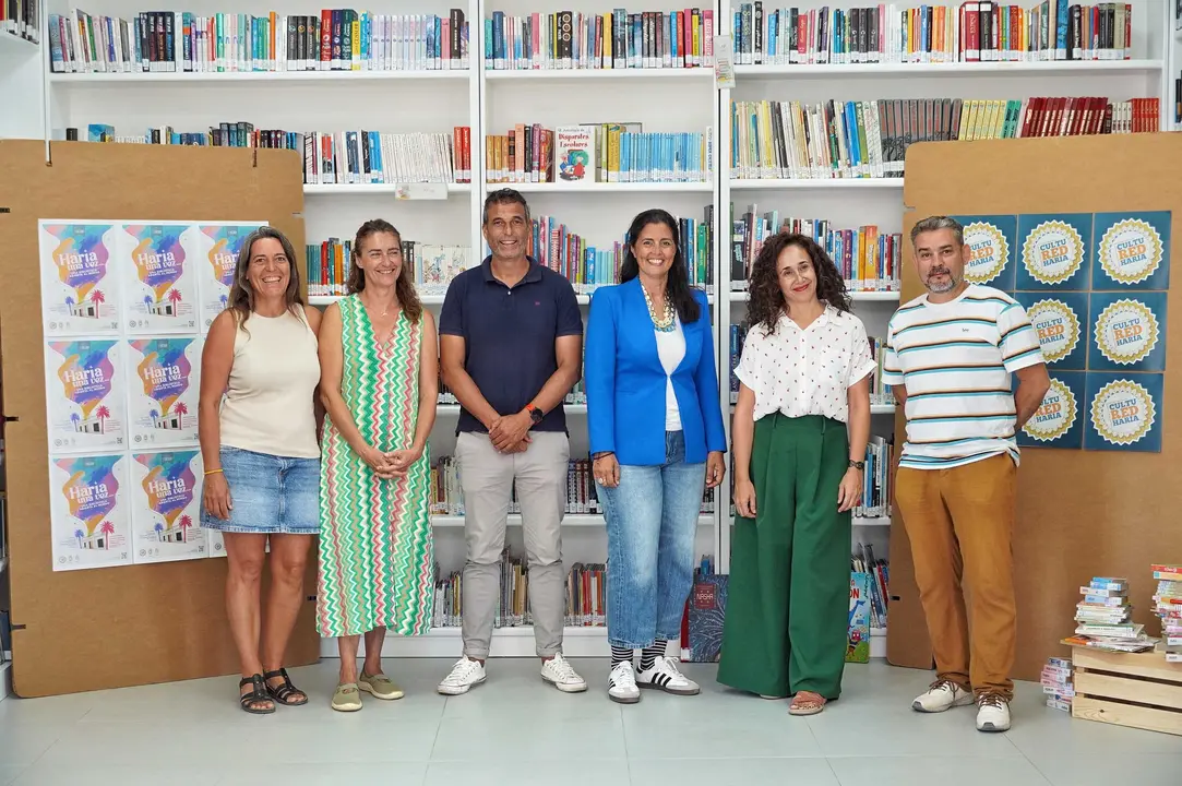 Grupo de gobierno de Haría, en la Biblioteca Municipal.