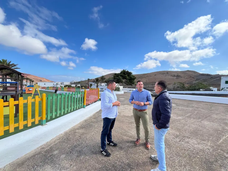 El vicepresidente junto al alcalde y el concejal de Obras.