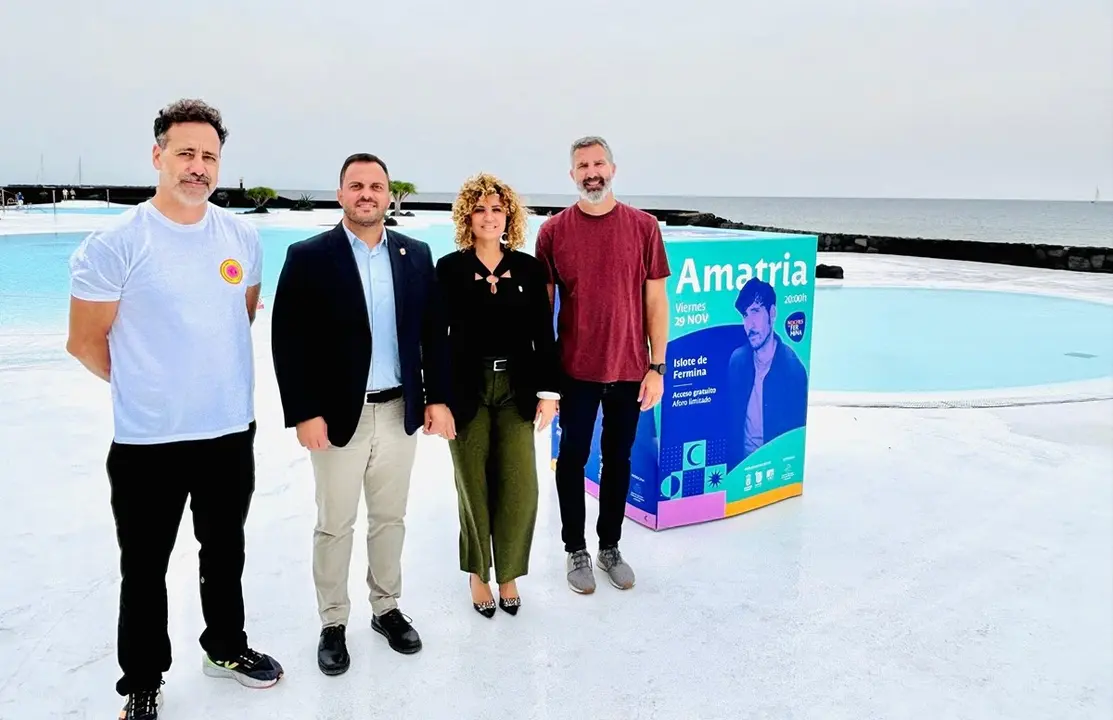 Noches de Fermina regresa con una nueva edición. El alcalde Yonathan de León, y la concejala Eli Merino, presentan junto a los productores, el cartel