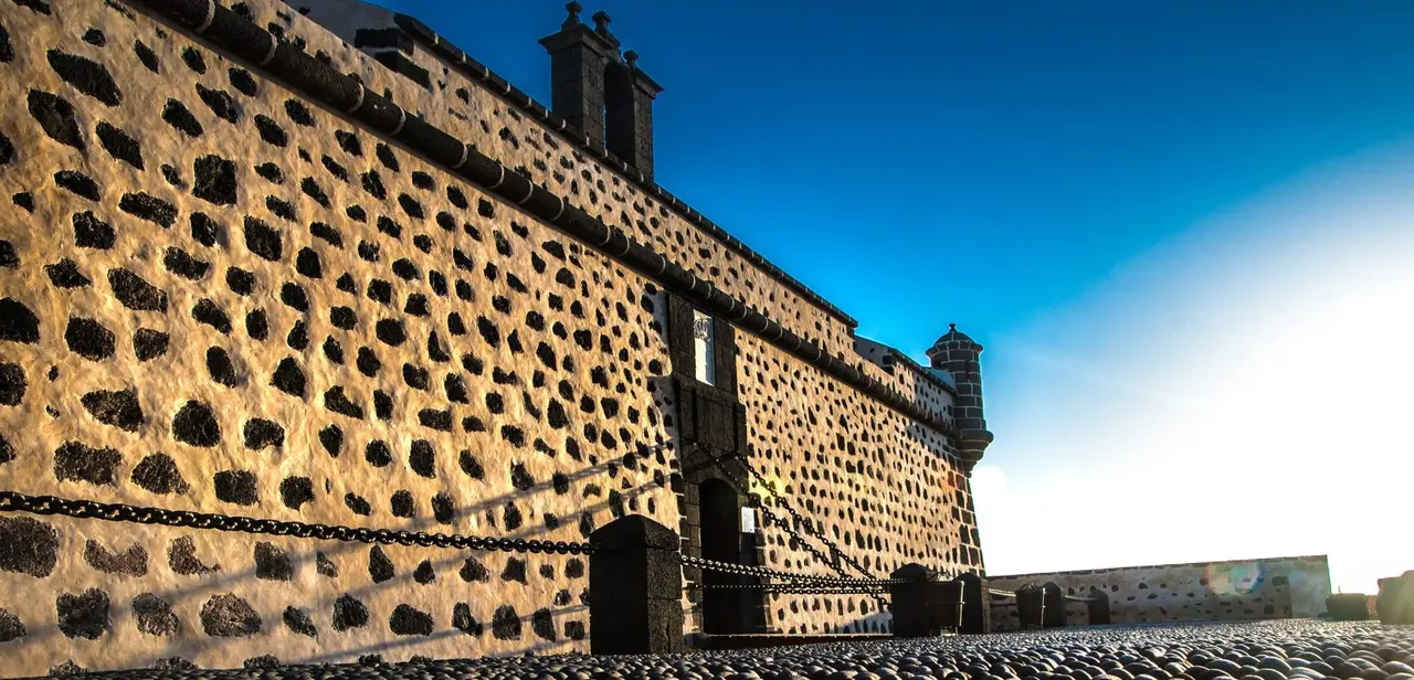 MIAC Castillo de San José. Foto Turismo Lanzarote. PORTADA