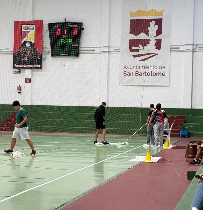 DE NUEVO LAS GOTERAS EN EL PABELLON DE SAN BARTOLOMÉD