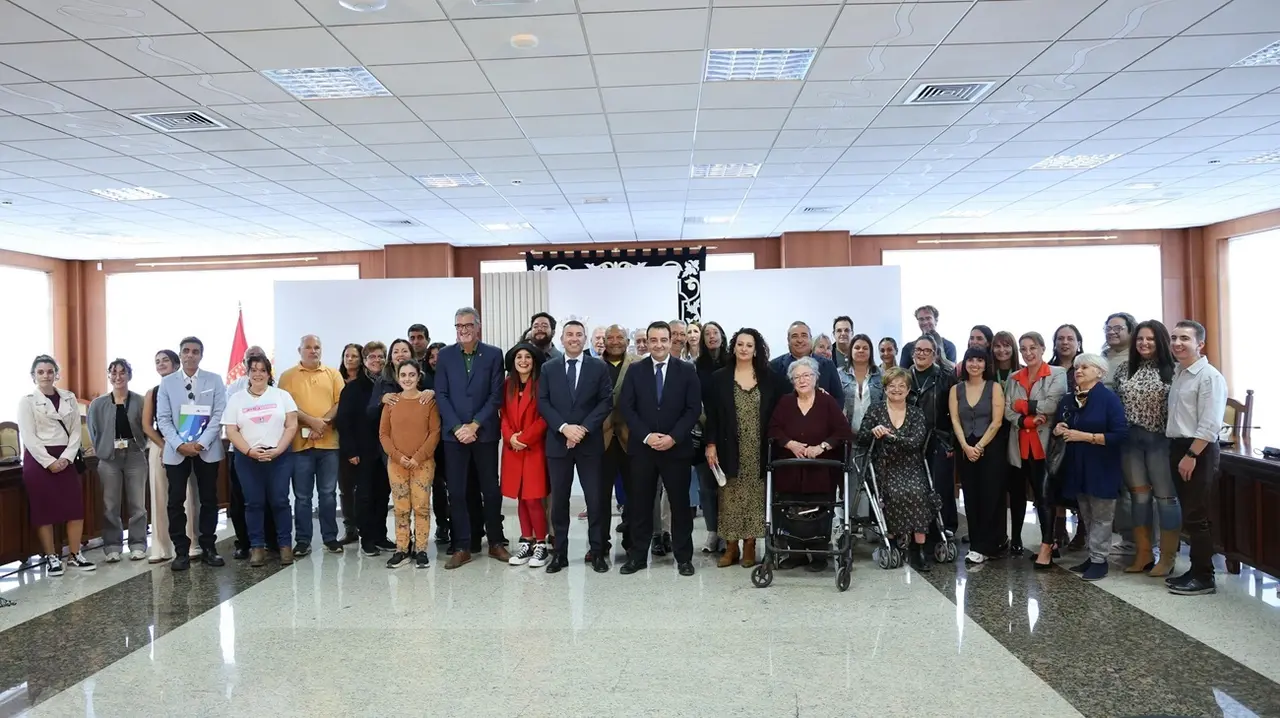 PRESENTACIÓN I GALA SOLIDARIA 'ABRAZANDO A LA DIVERSIDAD  (1)