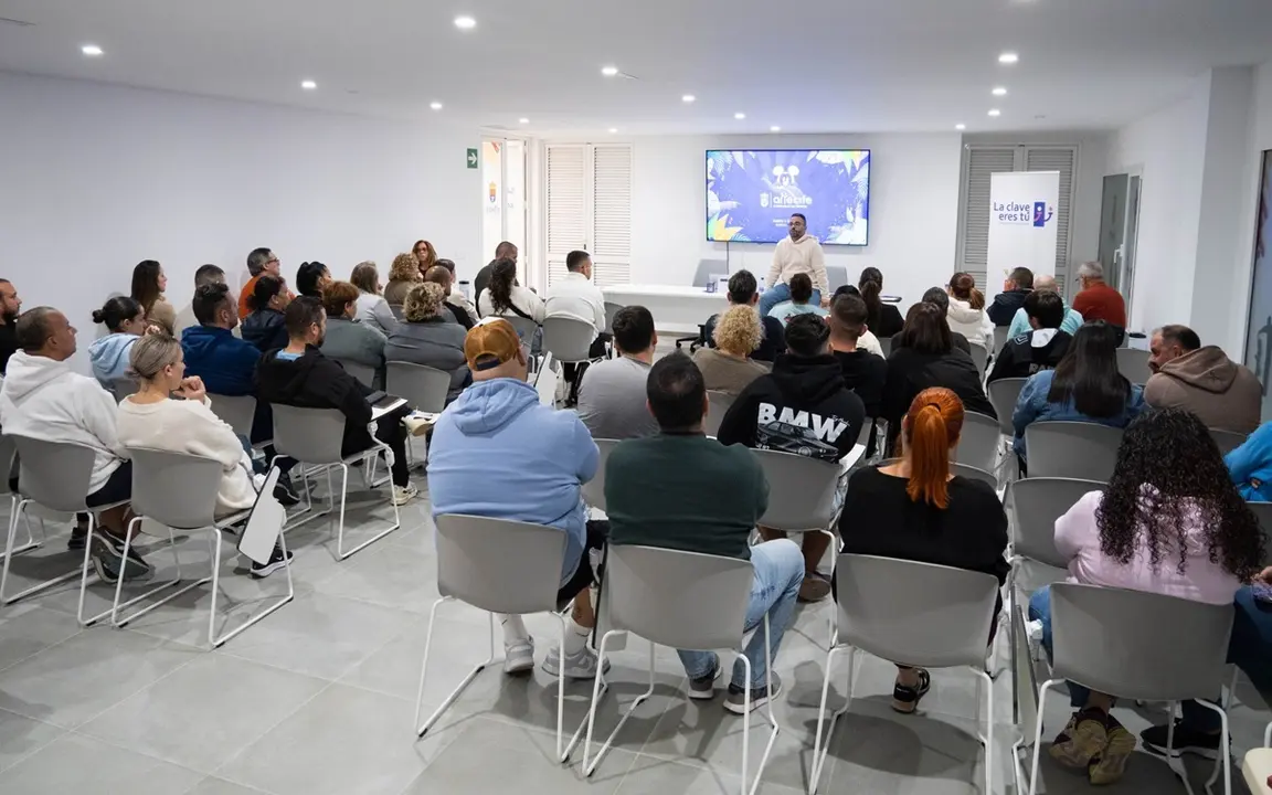 Reunión con los grupos del Carnaval (7)