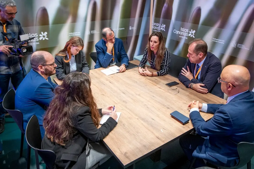 BOOKING FITUR -6