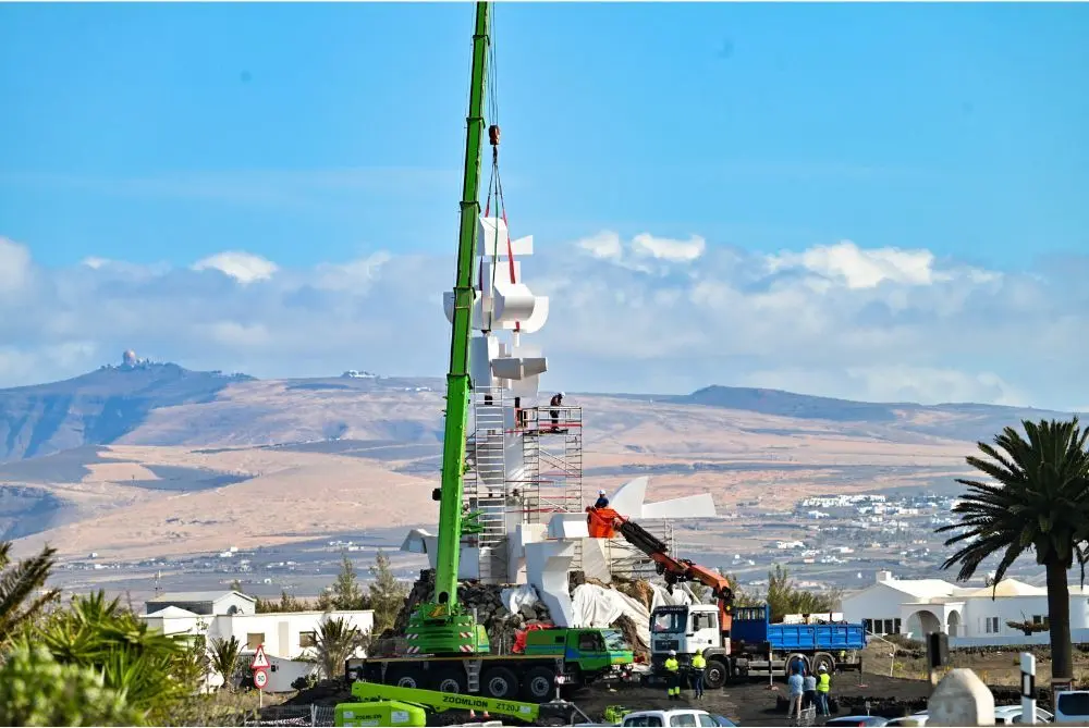 Instalación de la Escultura a la Fertilidad