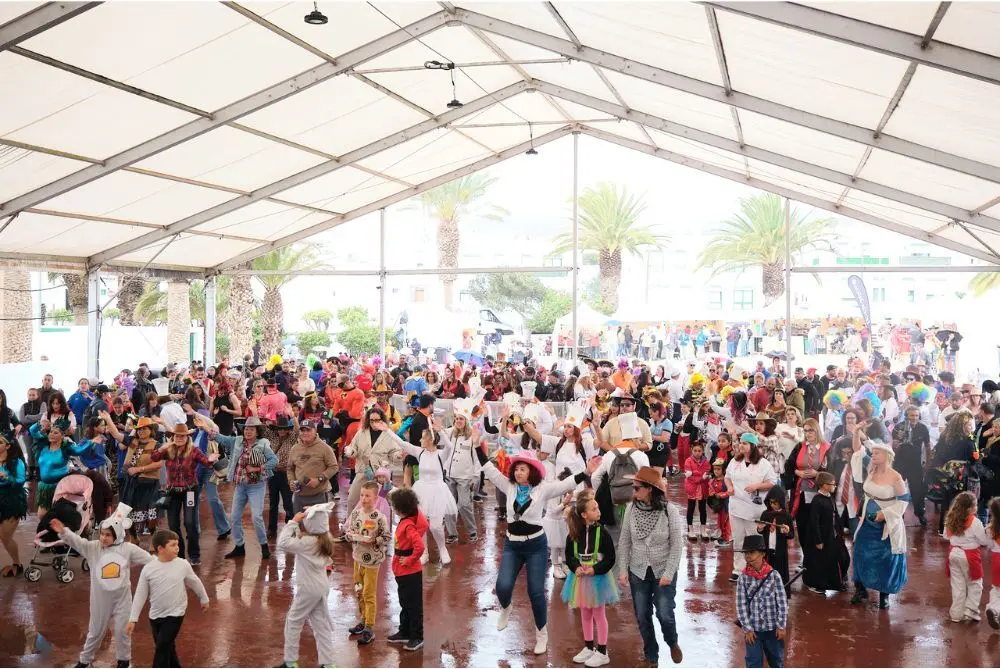 Carnaval de día en San Batolomé