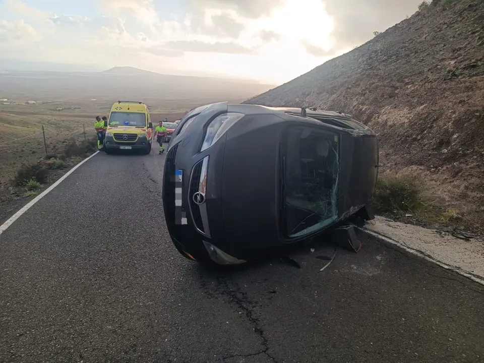 Vuelco del coche en Femés