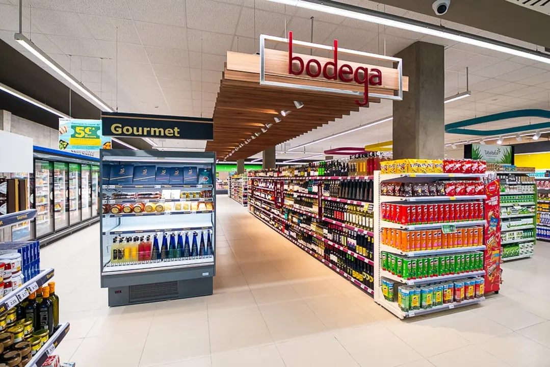 La nueva tienda tiene 680 metros cuadrados de sala de ventas y una plantilla formada por 18 personas