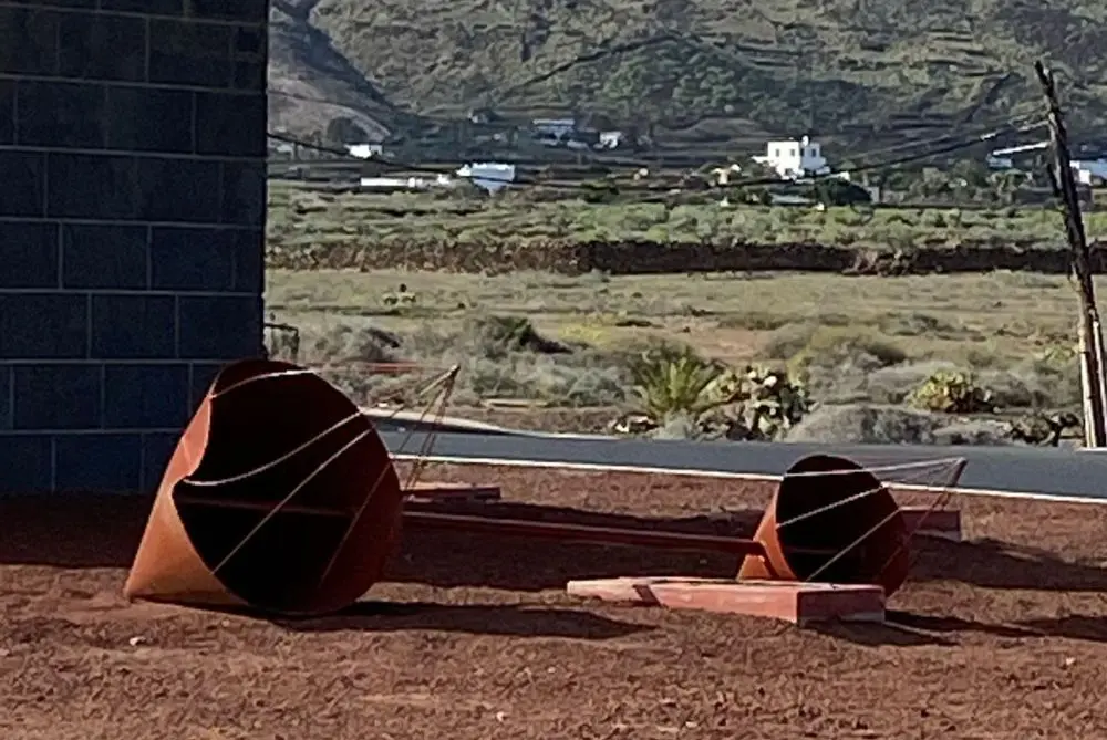 Una de las piezas desprendidas de la Escultura