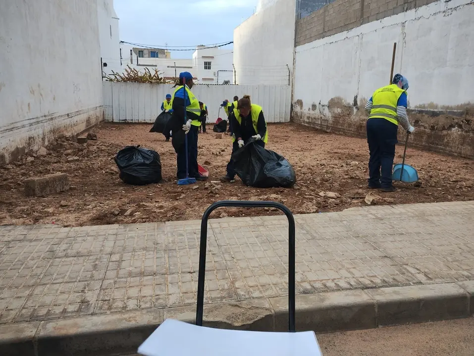 Continúan los trabajos de limpieza tras la tromba de agua