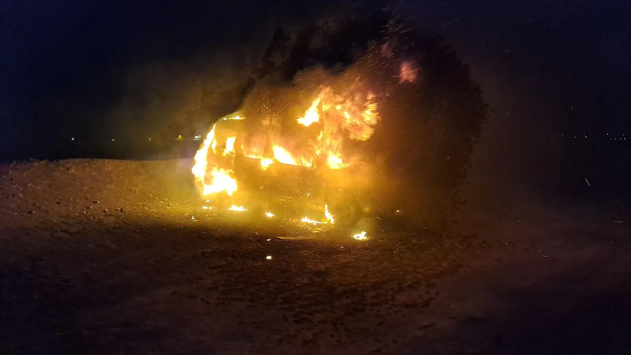 Coche incendiado