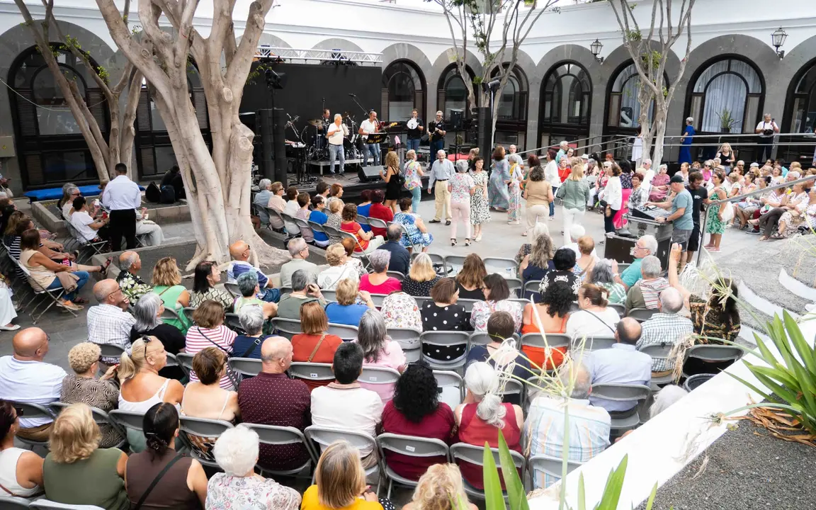 Aspecto del encuentro de mayores en San Ginés