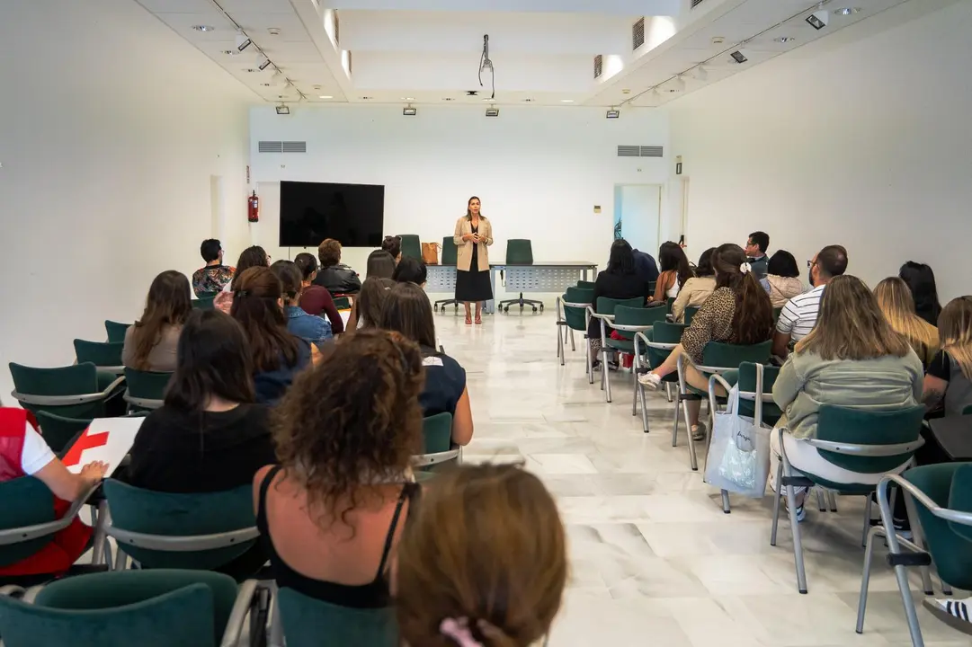 Maite Corujo en reunión con el Tercer sector.