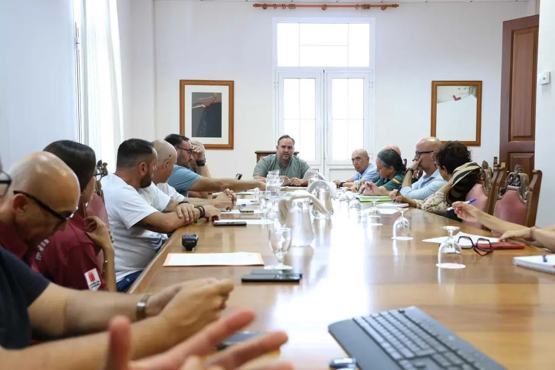 Reunión con el colectivo de cazadores