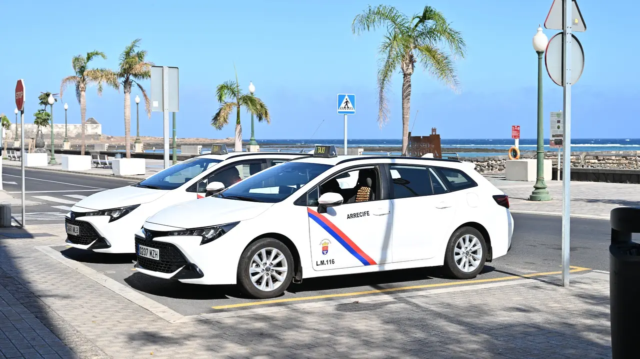 Con los turnos en días de cruceros se garantiza taxis disponibles en las paradas de la ciudad de Arrecife