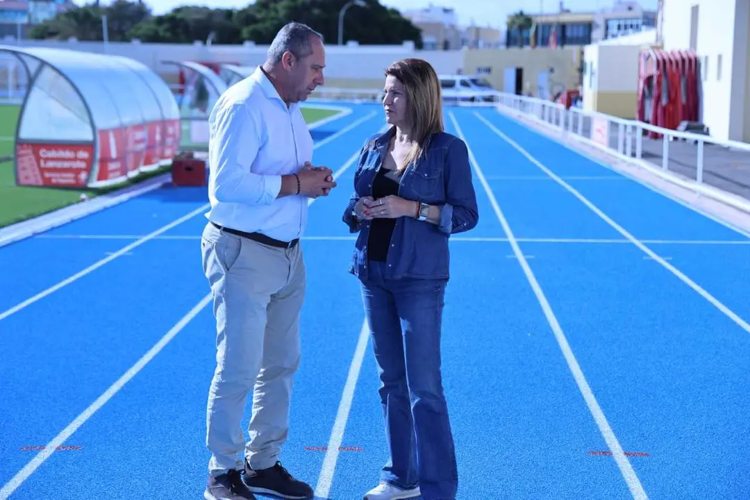 El Servicio Insular de Deportes pone en funcionamiento la pista de atletismo de la Ciudad Deportiva Lanzarote