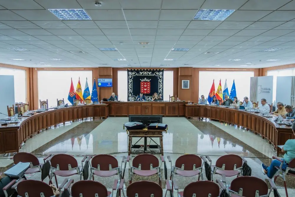 Pleno tras el abandono de los consejeros de la oposición