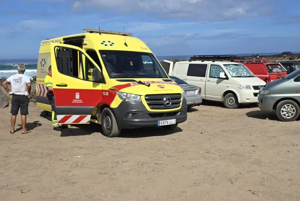 Rescate en la playa de la Cantería