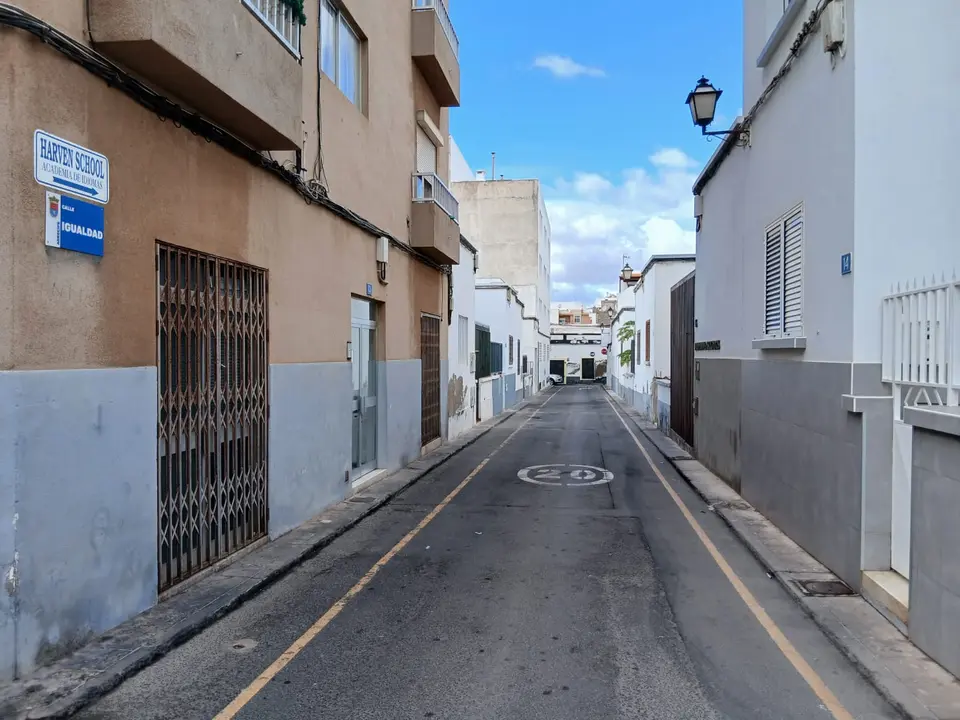 99b385e9-cb87-440b-8436-7bea5f11616c