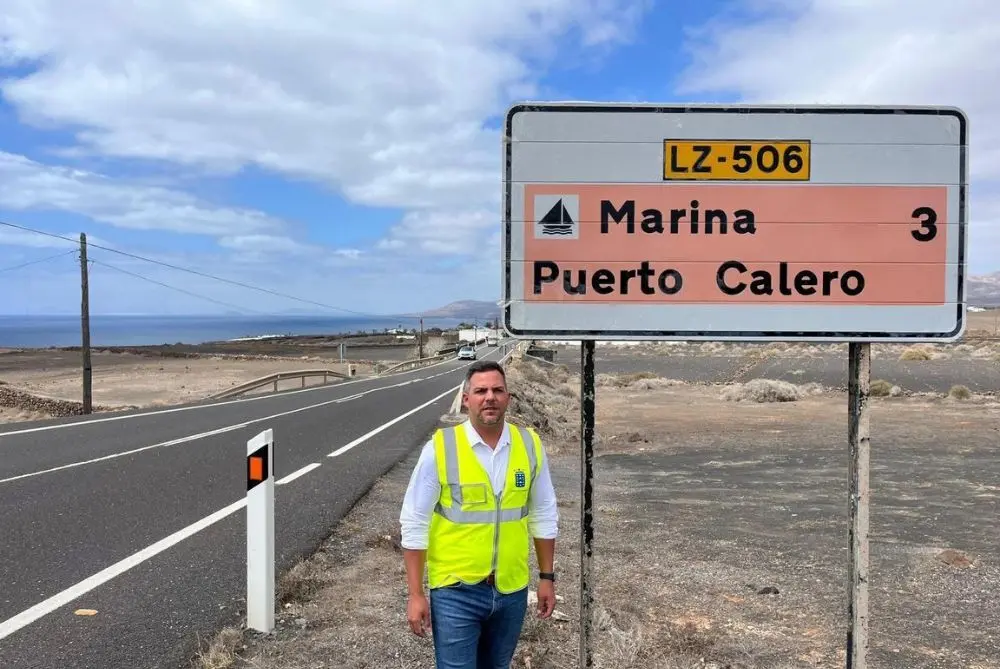 Carretera entre Puerto Calero y Puerto del Carmen