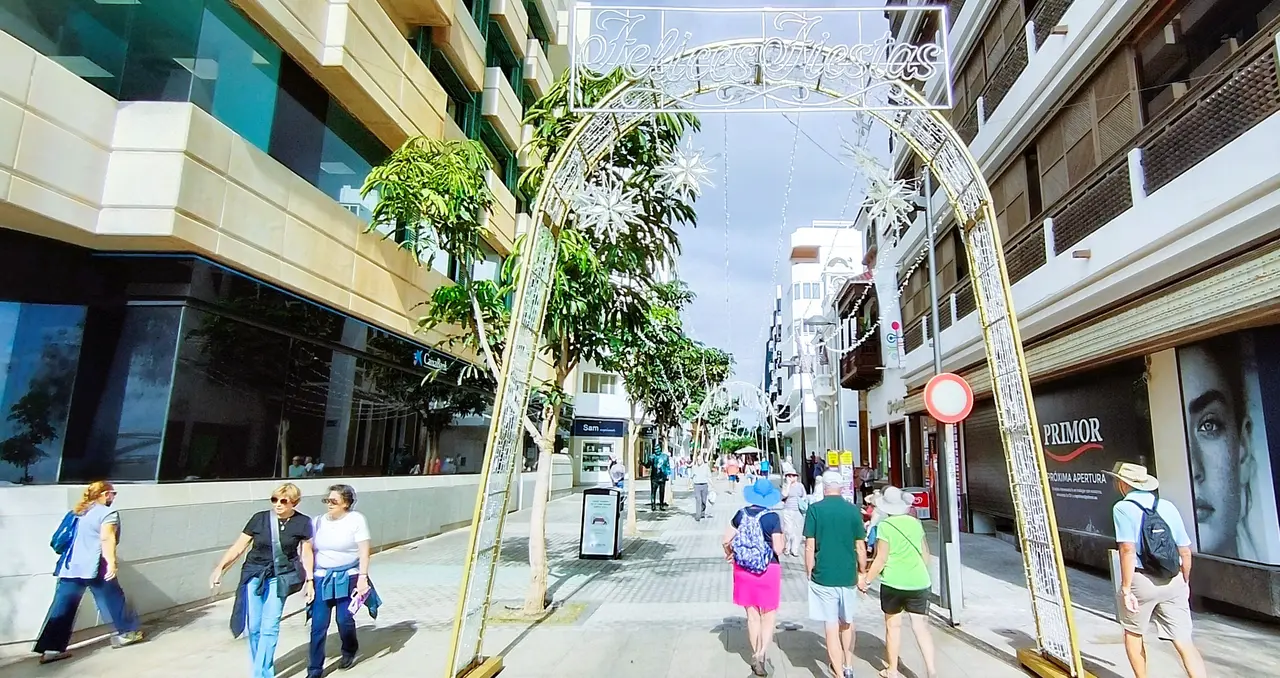 Un gran pasacalles recorrerá este viernes la Calle Real hasta La Plazuela para traer hasta Arrrecife la luz de la Navidad 