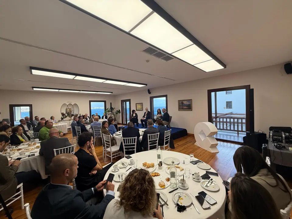 19b8d332-2a44-442f-8f3c-9ca295583f5b