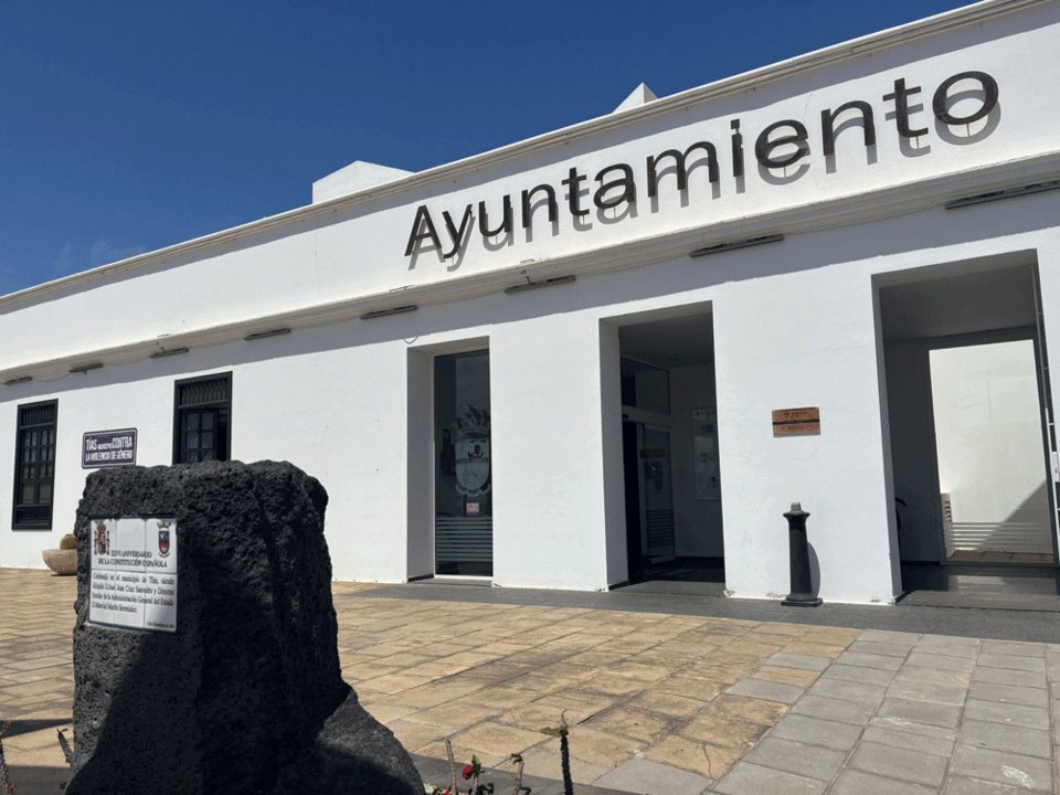 Ayuntamiento de T&iacute;as