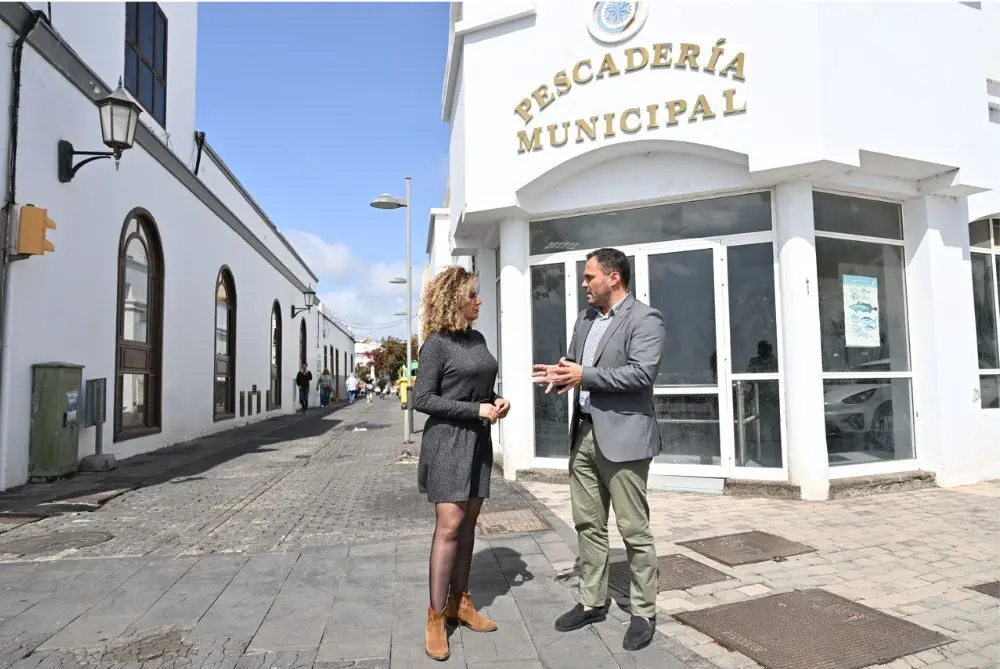 Eli Merino y el alcalde de Arrecife