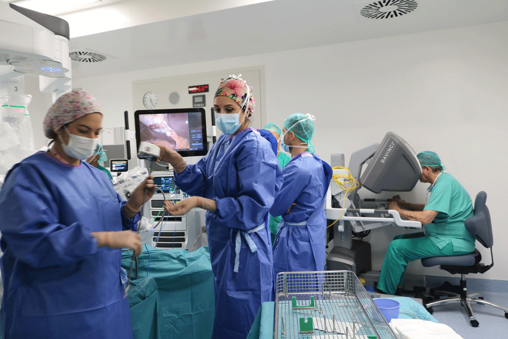 Actvidad quir&uacute;rgica en el Molina Orosa