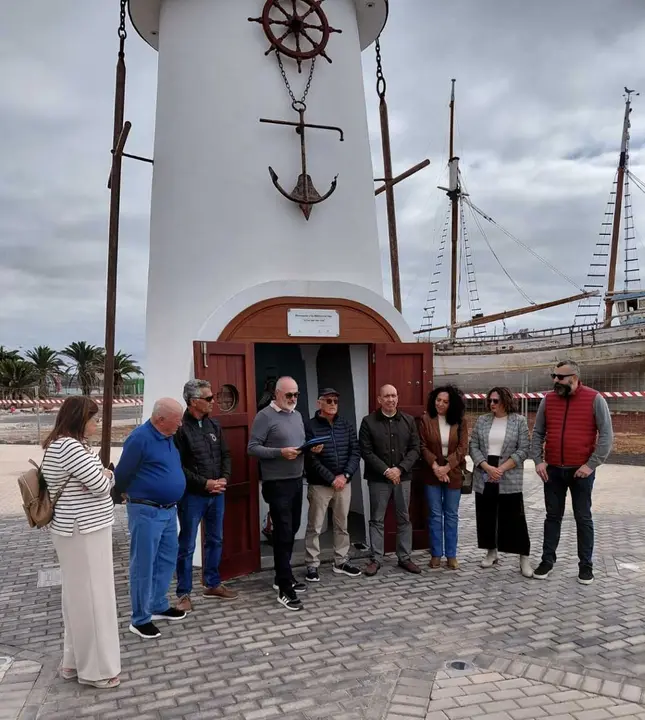 Lanzarote recuerda a
las v&iacute;ctimas del terrorismo del barco Cruz del Mar