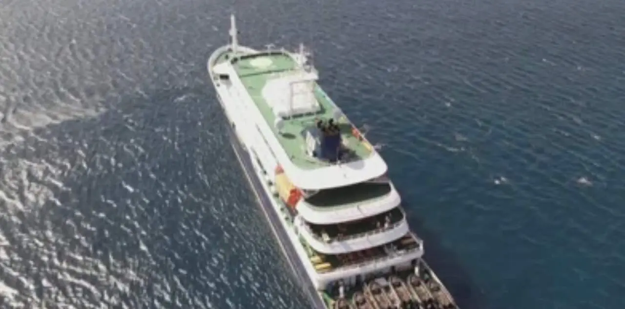 Crucero con pasajeros con hantavirus