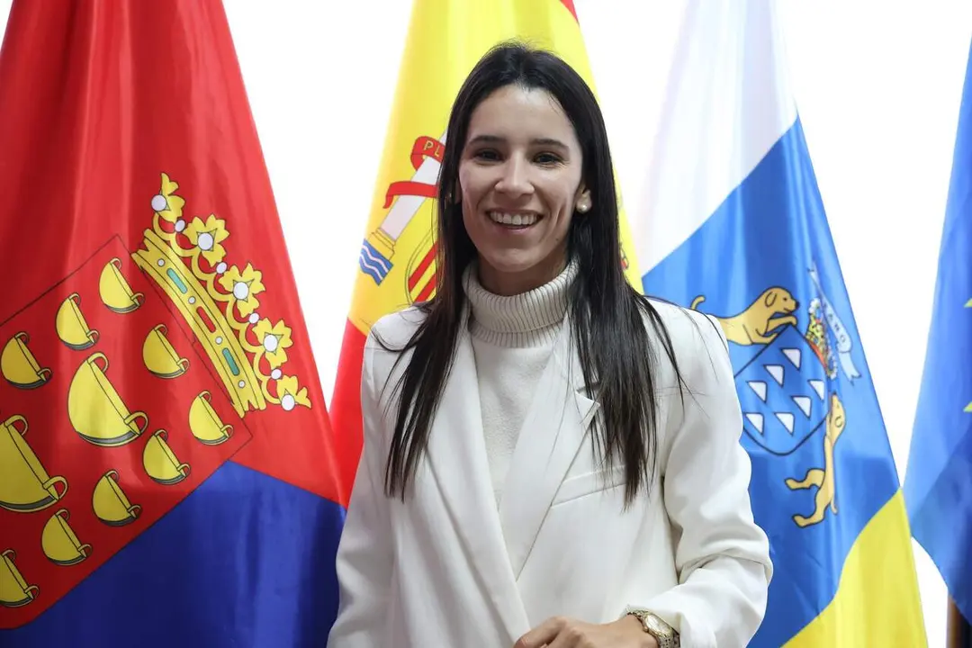 AROA REVELO