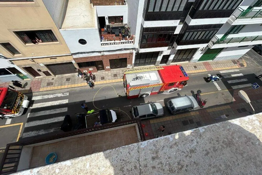 Los bomberos en el lugar del incendio