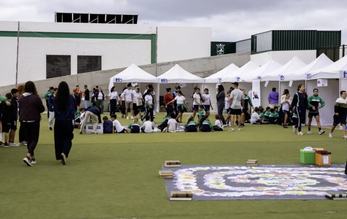 Feria escolar de T&iacute;as