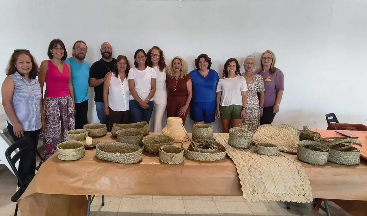grupo de empleita en Las Bre&ntilde;as