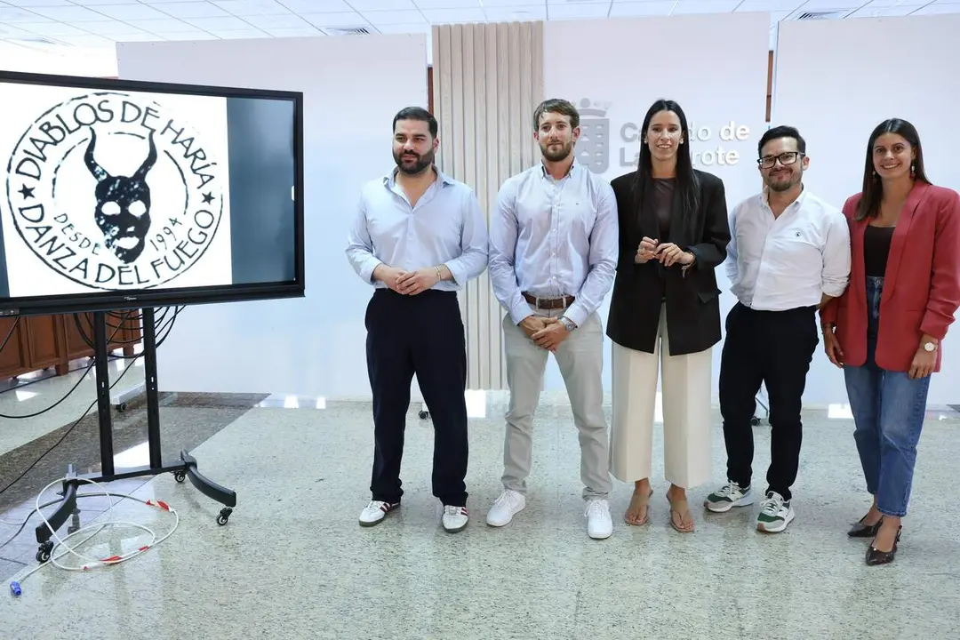 PRESENTACI&Oacute;N ROPA DIABLOS HAR&Iacute;A  (1)