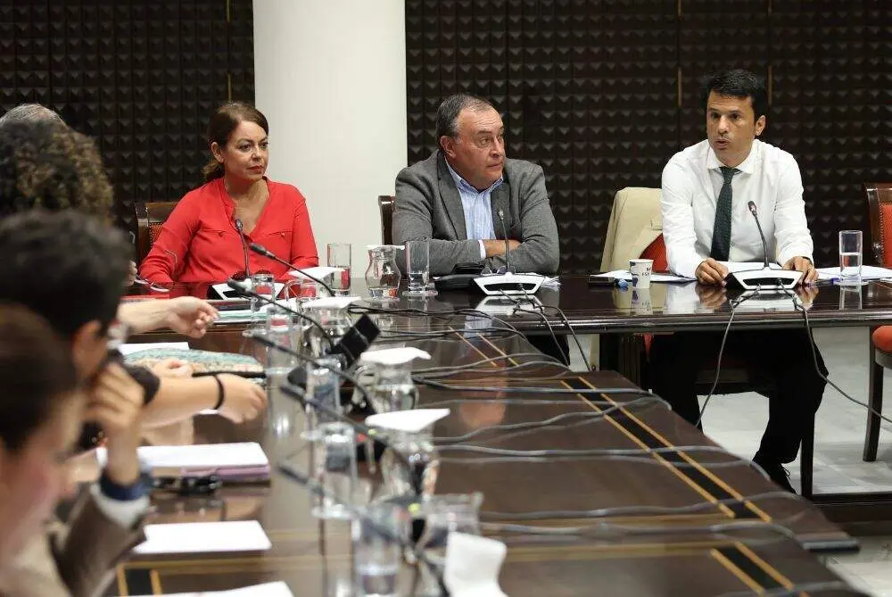 Marcos Bergaz a la derecha de la imagen