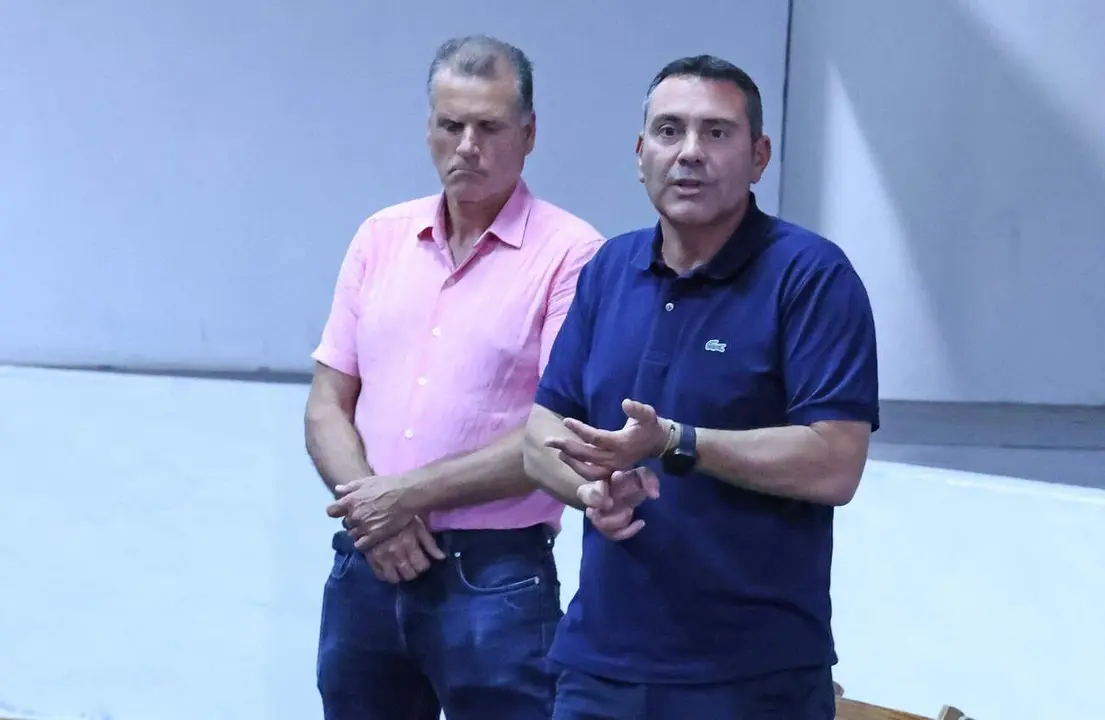 REUNI&Oacute;N VECINOS DE M&Aacute;GUEZ