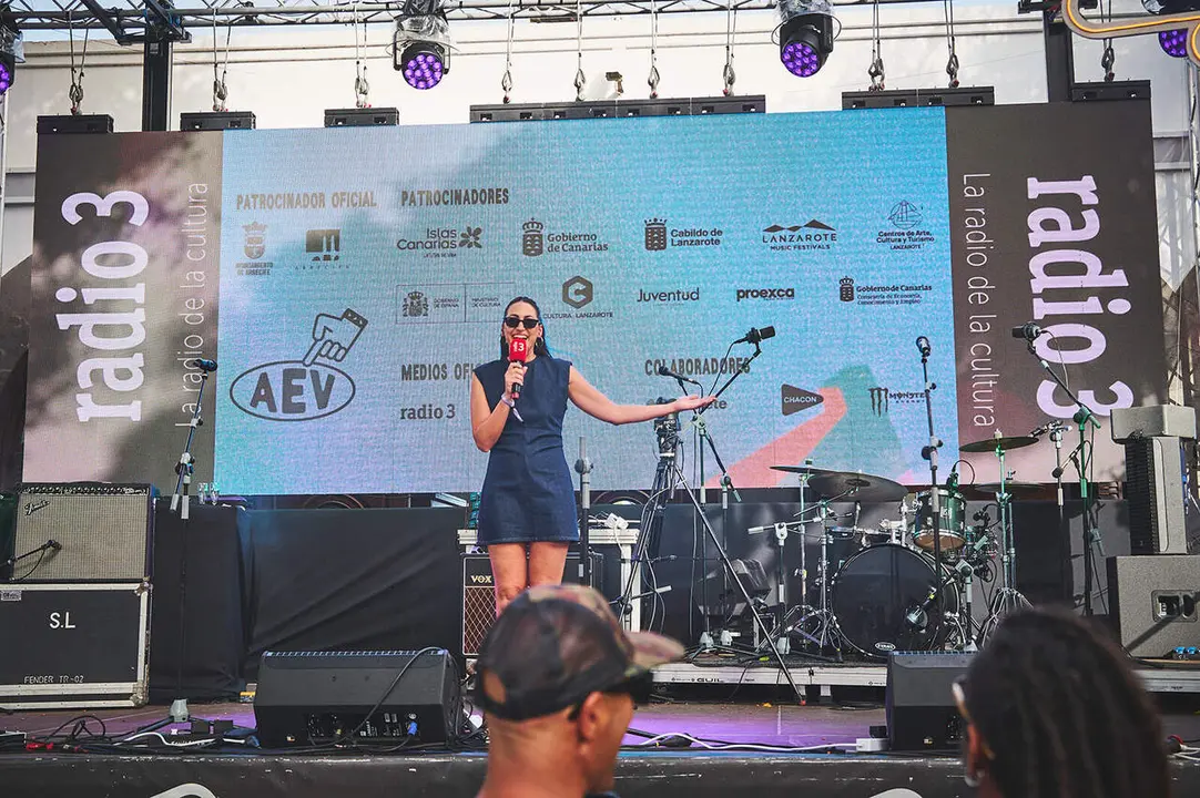 Fiesta AEV Radio3_Equipo by @danicabe 23_websize
